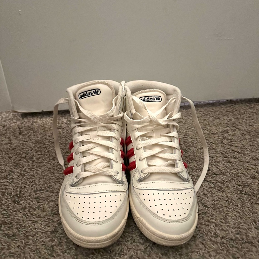 Adidas Wmns Top Ten RB 'Cream White Vivid Red'
Adidas / 
Sneakers /